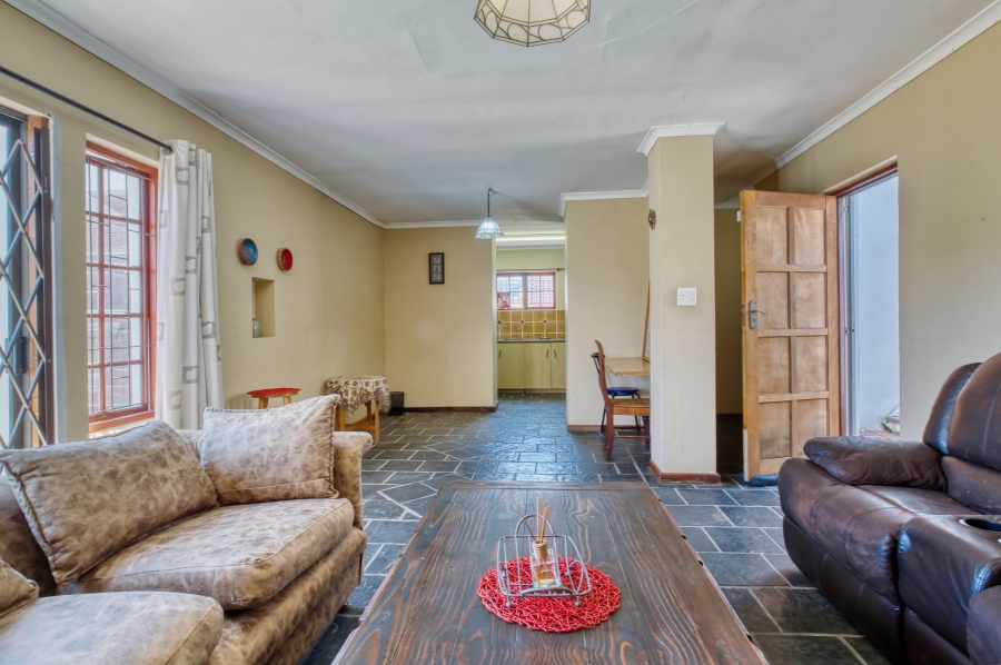 6 Bedroom Property for Sale in Summerstrand Eastern Cape